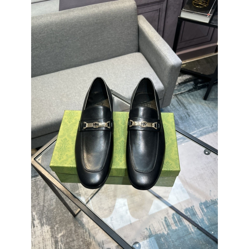 G*u*i leather shoes